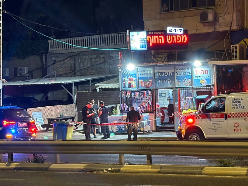 שלושה גברים נמצאו מחוסרי הכרה בקיוסק בשדרות ההגנה בחיפה