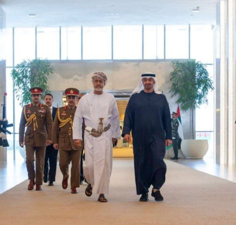 نورنیوز: ✅ سلطان عمان با محمد بن زاید در ابوظبی دیدار کرد🔹«هیثم بن طارق» سلطان عمان امروز با سفر به ابوظبی با «محمد بن زاید» رئیس