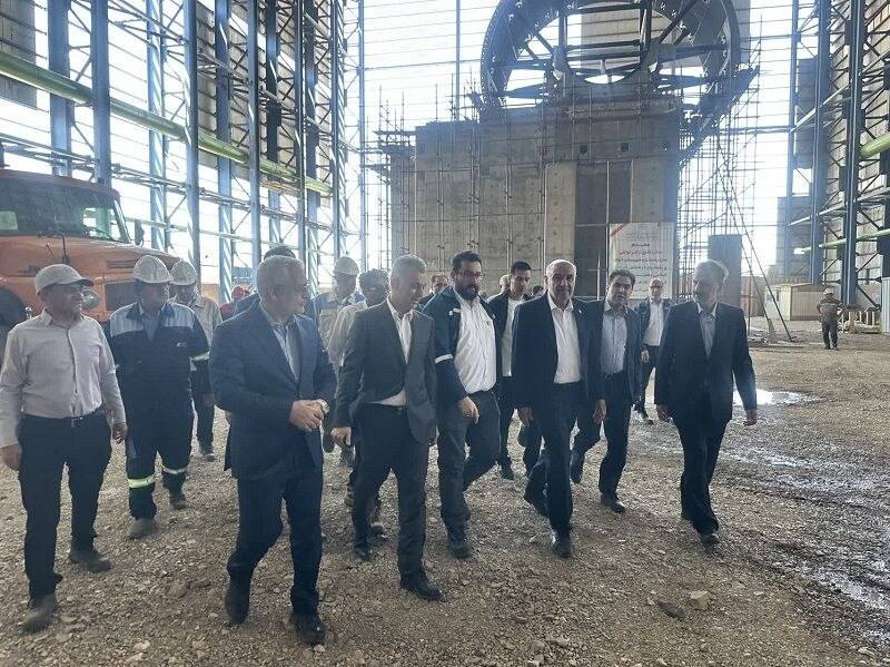 تجارت‌ نیوز: 🔻وزیر کار: کارگران ساختمانی به‌زودی مشمول مشاغل سخت و زیان‌آور می‌شوند▪️وزیر تعاون، کار و رفاه اجتماعی گفت: اصلاح قانون 