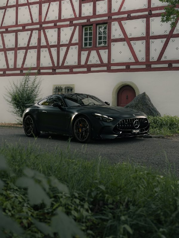 Mercedes-AMG GT 63 Coupé 7