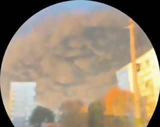 ככל הנראה, ההפסקה נקטעה: כתוצאה מתקיפת כטב"מ, בית הזיקוק נובוקויבישב באזור סמארה בוער באור עז