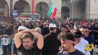 🎥 נוכחות נלהבת של אנשים בטקס הפרידה של מר הרג איראן במוסלה, טהראן