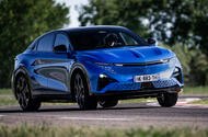 Спортивный бренд делает кроссовер — это предательство или взросление? По данным