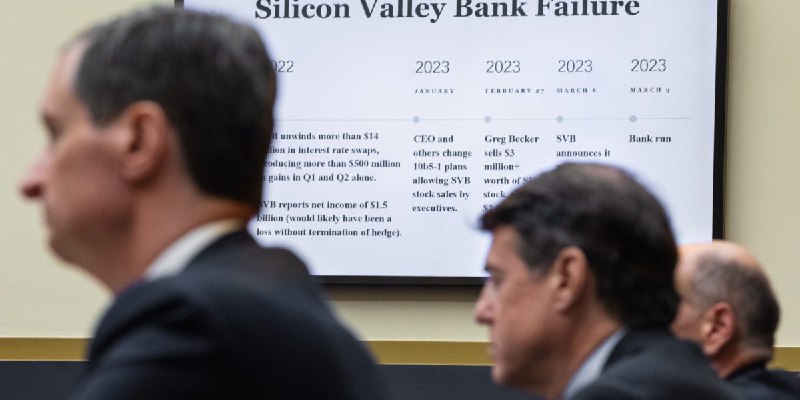 Banks are sitting on $500 billion in unrealized losses, and stagflation could cause another Silicon Valley Bank-like crisis | Fortune