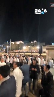 🇮🇱 Additional documentation from the Western Wall square: the second laps are in progress, with singing and dancing in the square. News: Shabbat Square news.
