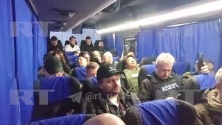 היריות הראשונות של השיירה ההומניטרית, שעוברת ממש עכשיו לאליושקי. סרטון מאת כתב RT Murad Gazdiev