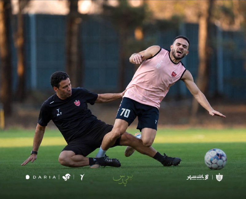 پرسپولیسی ها: ❤️ مصدومیت بلای جان ستاره‌ی پرسپولیس متاسفانه در تمرین امروز ثث اوستون اورونوف دچار مصدومیت شدید شد و این بازیکن تا چند 