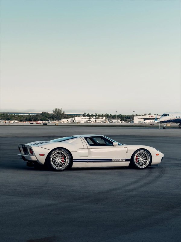 Ford GT 9