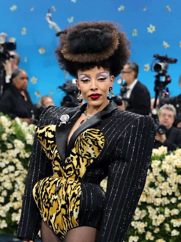 Волосы, которым стоит уделить вниманиеВолосы, которым стоит уделить внимание