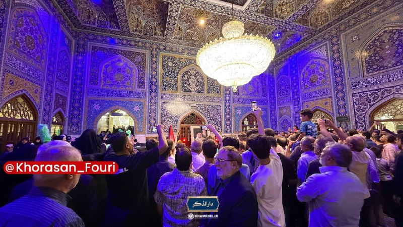 خراسان فوری (مشهد): هم‌اکنون؛ حضور سردار سرلشکر مصطفی ایزدی، جانشین فرمانده کل سپاه پاسداران در رواق دارالذکر حرم مطهر رضوی برای زیارت مزار 