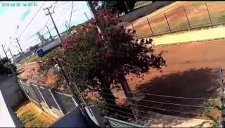 🇺🇸 Newly released bodycam footage shows a sheriff’s deputy fatally shooting an armed man during a domestic disturbance in Victorville, California, on January 17, 2025.Authorities say the 44-year-old had threatened family members with a handgun before police arrived. Bodycam shows him refusing repeated commands to drop the gun and walking upstairs while holding it and repeatedly saying “kill me.”The deputy fired four shots, and the man later died at a hospital.Follow main channel -> LiveLeak Follow private channel -> LiveLeak Private