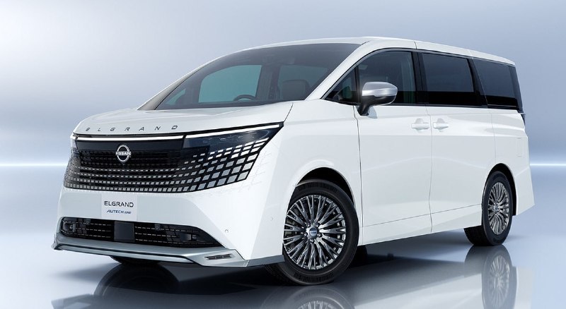 Nissan показал роскошные версии нового минивэна Elgrand