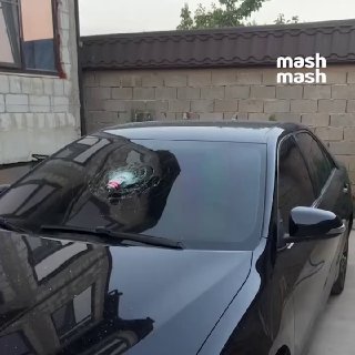 Автомобилист из Махачкалы демонстрирует, на что способна баночка с автополиролем при +30 на улице.❗ Не грузятся фото и видео? Читайте нас в MAX