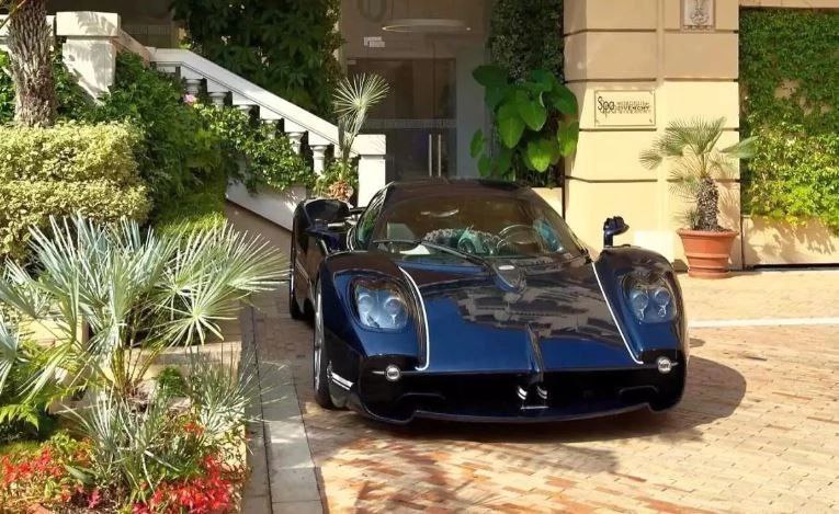 Первый Pagani Utopia приехал к владельцу