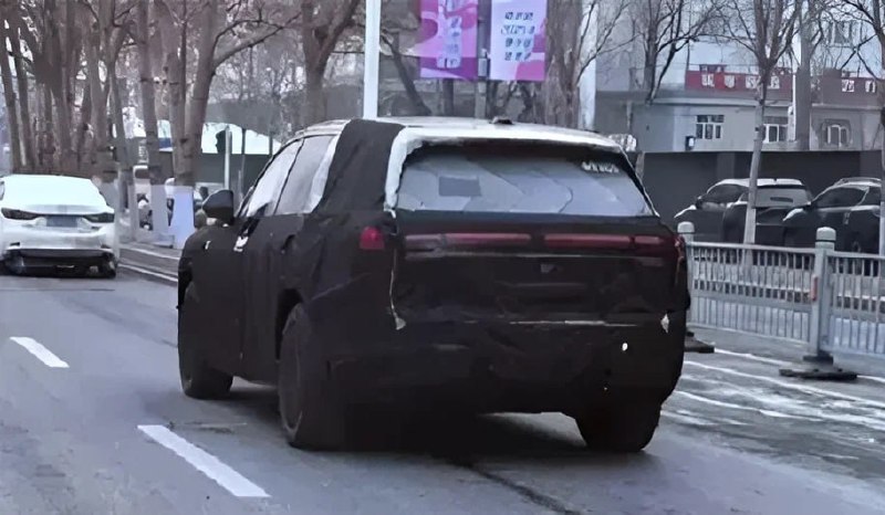 Zeekr готовит новый кроссовер 8X