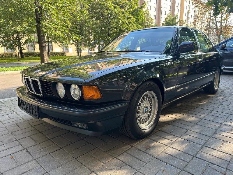 В России продают почти новую BMW 7 серии (E32)Этот BMW 730i выпущен в 1991 году.