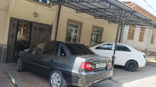 8-room apartment, 300 m² for sale