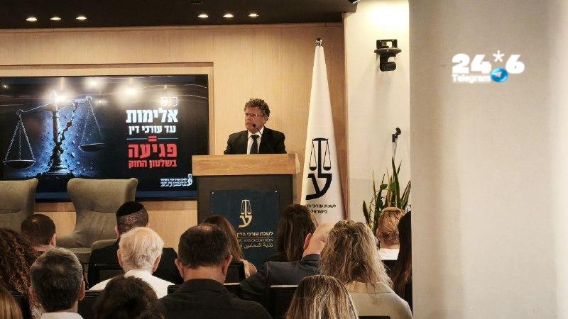 🇮🇱 נשיא בית המשפט העליון יצחק עמית בכנס לשכת עורכי הדין, שנערך ברקע רצח עו"ד ארבל פלדמן: "אם יש את נפשך לדעת את המצע עליו נזרעים זרעי האלימות כלפי מערכת המשפט, לך אל התבטאויות של אנשי ציבור, סור אל הרשתות החברתיות – ושם תמצא את התשובה".