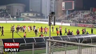 עידוד איסלנד של אוהדי פרספוליס עם השחקנים לאחר הניצחון מול נאסאג'י