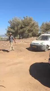 The Palestinian protest and reaction forces the occupation to remove the settlement outpost established on the lands of the town of Majd al-Khorum, in the Palestinian territories occupied in 1948.