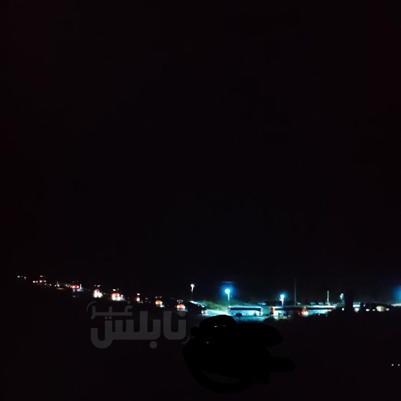 תמונה של התקהלויות גדולות מאוד של אוטובוסים ועדרי מתנחלים במחסום בית פוריק, מזרחית לעיר שכם, כדי להיכנס לקב…