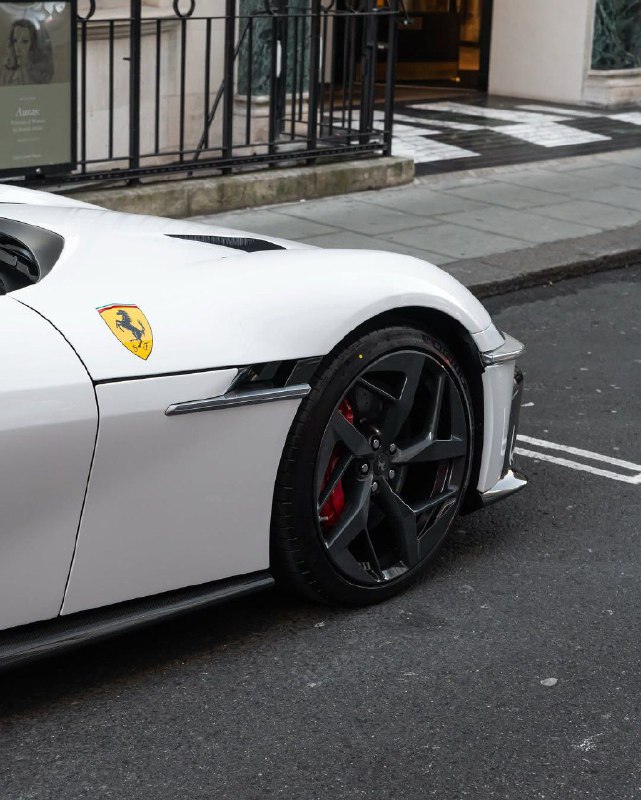 Ferrari 12Cilindri 6