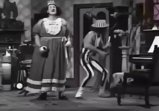 📺 In 1975, Australia switched to live color television, effectively playing up this event in a favorite TV show to make the transition more visible and emotionally impactful for viewers📚 Buzz History