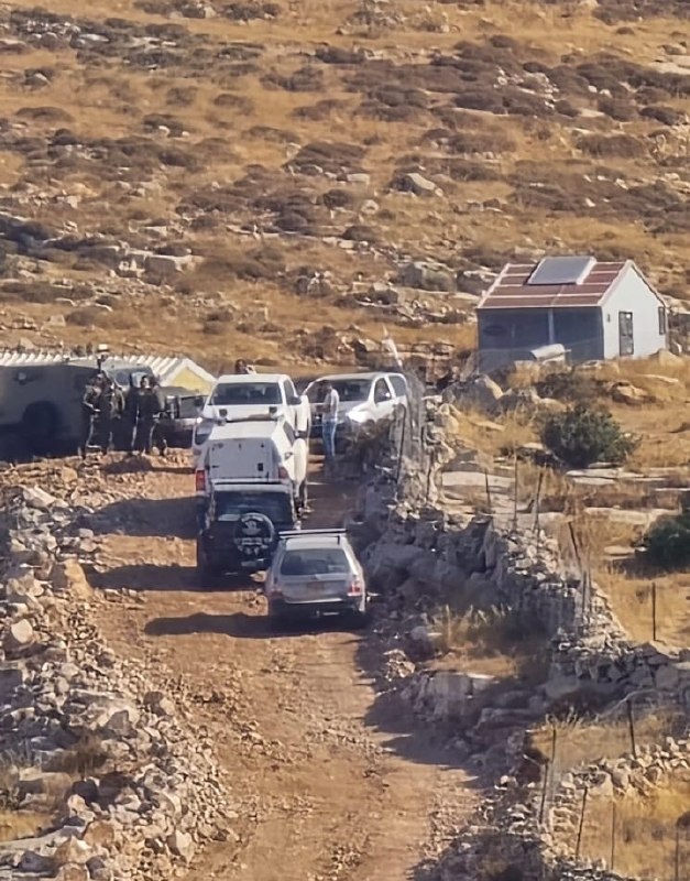 דחוף: מתנחלים מקימים מאחז חדש להתנחלות באזור אל-עדיסה בעיירה סעיר, צפונית לחברון