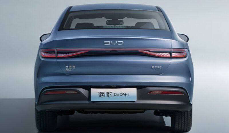 BYD представил гибридный седан Seal 05 DM-i с запасом хода до 2000 км по цене ГРАНТЫ. 2
