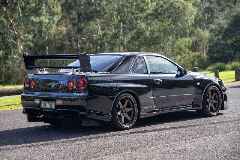 Редкий Nissan GT-R выставили на аукцион 2