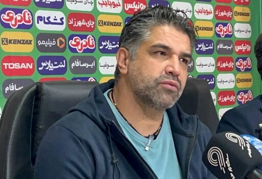 هواداران استقلال: پیروز قربانی: آلومینیوم استقلال را نبرده؟ پاری‌سن‌ژرمن و بایرن‌مونیخ را هم نبرده‌ایم! آمار برای او اهمیت چندانی ندارد و 