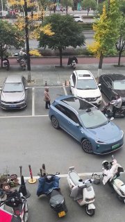 Кроссовер SAIC H5 от Huawei научился скамить людей, застолбивших парковочное мес