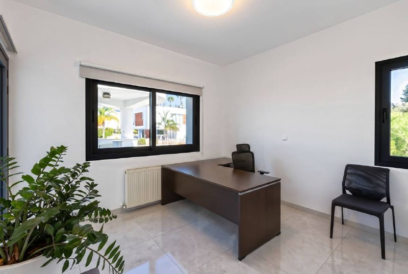 4-bed villa with sea views in Kalogiri, Germasogeia photo 6