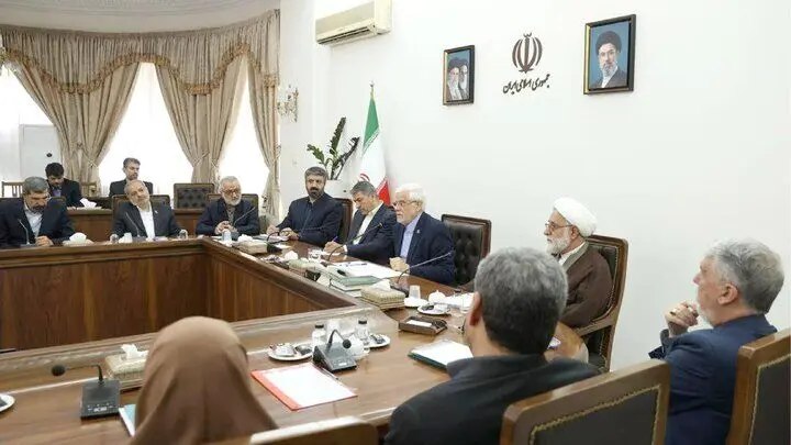 خبرگزاریکارایران"ایلنا": ضوابط نامگذاریهای منتسب به رهبر شهید به تصویب رسیددر سومین جلسه شورای ترویج گفتمان انقلاب اسلامی و نشر اندیشه و آثار ر