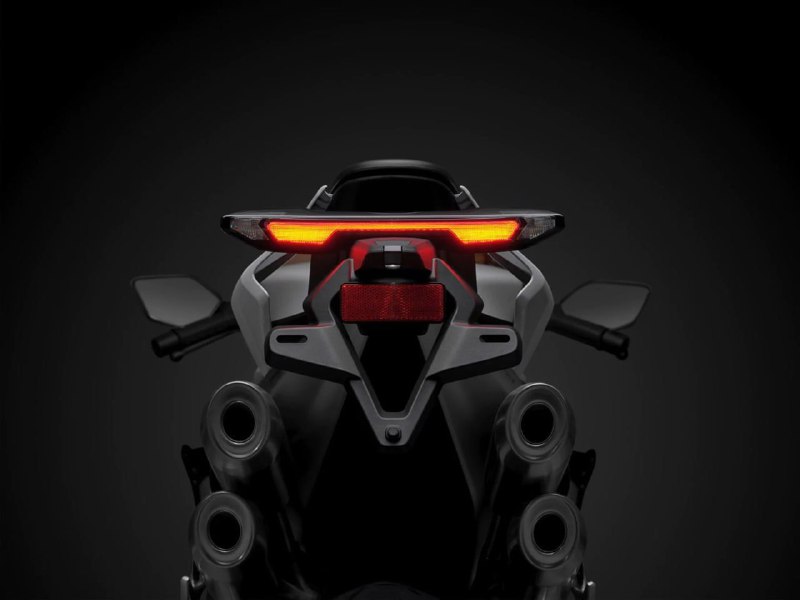 CFMoto 750SR-S — китайская альтернатива Honda и Yamaha 4