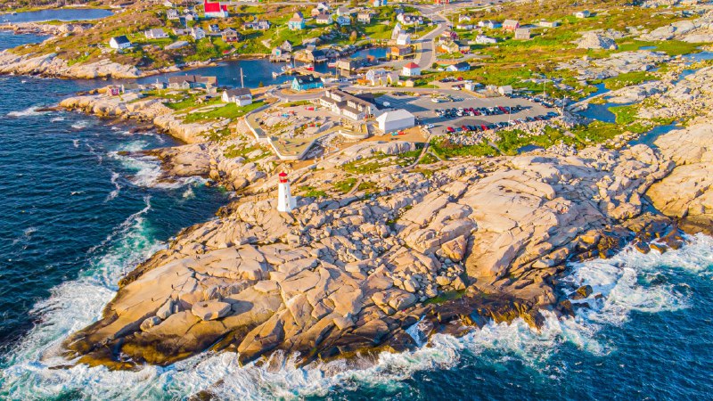 孤独，但不寂寞佩姬湾灯塔，新斯科舍省，加拿大 (© Pugalenthi/Getty Images)