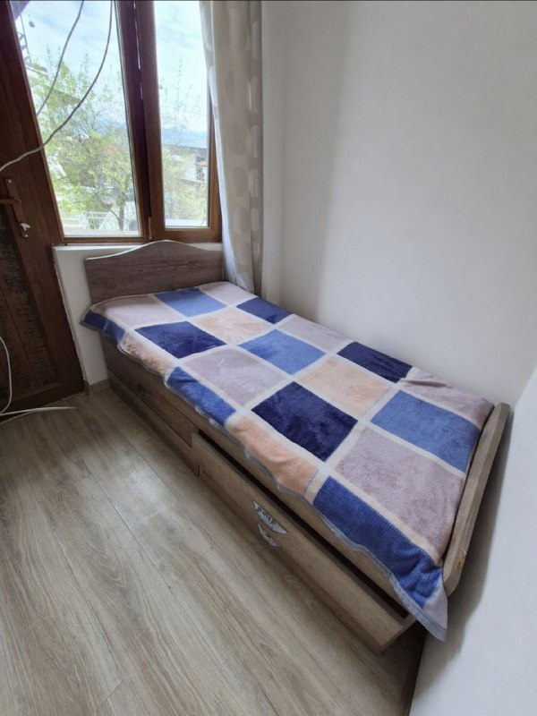 Продаю кровать Длина 170см Ширина 90см Плюс 2 матраса Из губки и из ваты