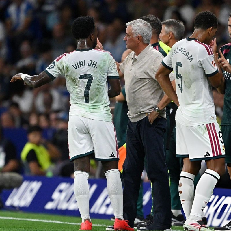 RealMadridCFNews | رئال مادرید سی اف نیوز: 💢 هم حمایت هم کنترل 🚨 آ اِس 📝 :🔴مورینیو در تمام موارد از وینیسیوس جونیور حمایت خواهد کرد و در عین حال سعی می‌کند واکنش‌ه