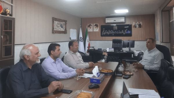 اخبار قم: سهمیه آرد نانواییهای قنوات افزایش مییابد🔹روابط عمومی شهرداری قنوات: در دیدار اعضای شورای اسلامی شهر قنوات با مدیرکل غل
