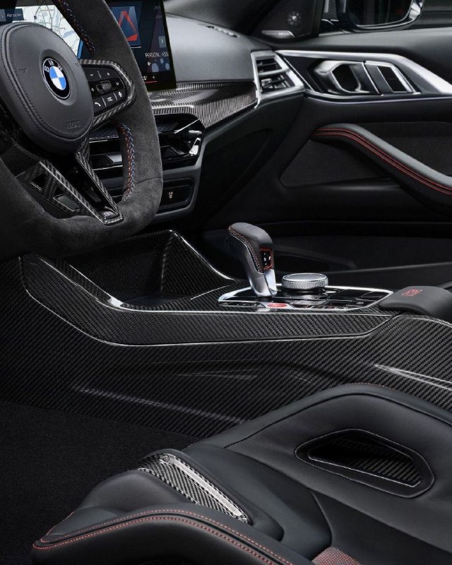Интерьер 2025 BMW M4 CS 3