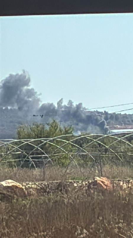 דחוף: כוחות הכיבוש שורפים בתים בין העיירות מנצורי ומג'דל זון, מדרום ללבנון.