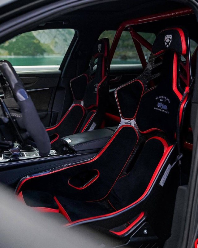 Audi RS6 Carbon aero 8
