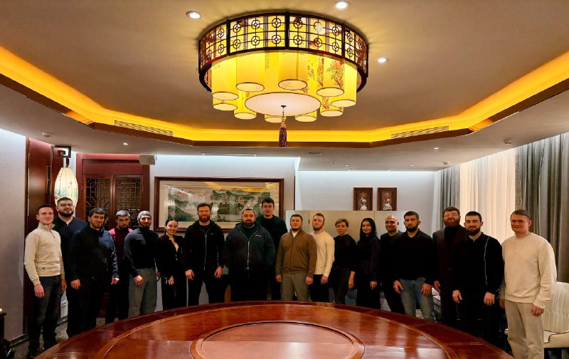 Депутат Хамзаев завершил кадровый конкурс на должность помощника депутата фото