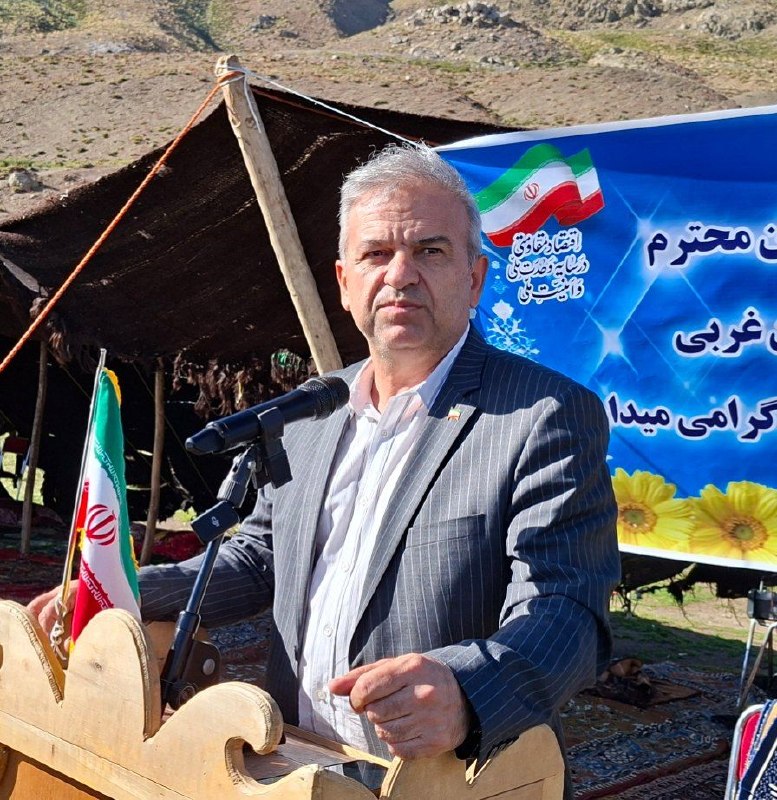 پایگاه اطلاع رسانی دولت/ اشنویه: 🔹توزیع بیش از یک هزار پنل خورشیدی بین عشایر آذربایجانغربیمدیرکل امور عشایر آذربایجانغربی در جمع عشایر ییلاق شابتان گفت