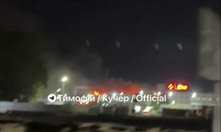 🇷🇺🇺🇦️ - The Nova Pushta terminal catches fire in the suburbs of Dnipropetrovsk following a strike.