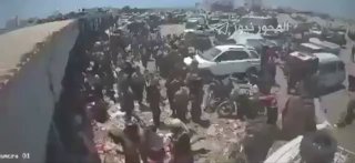 🇸🇦🇾🇪🇾🇪 - A Saudi terrorist attack hit a popular market in Dubab District, Taiz Governorate, Yemen.
