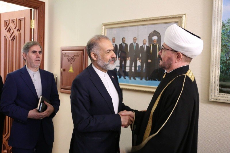 خبرگزاری ایرنا: در دیدار با سفیر ایران در مسکو بیان شد:🔸تجلیل مفتی اعظم روسیه از اقدامات ایران در انسجام امت اسلامی🔹رئیس شورای مفتیان و