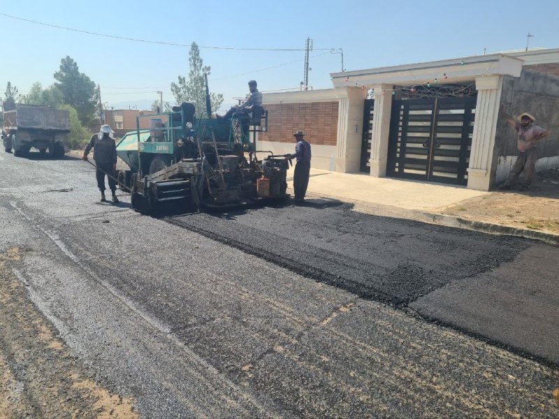 زواره نیوز: ✅ آغاز فاز نخست روکش آسفالت روستای تلک‌آباد زواره با حمایت نماینده محترم مردم در مجلس⬅️ بخشدار زواره از آغاز فاز نخست عم