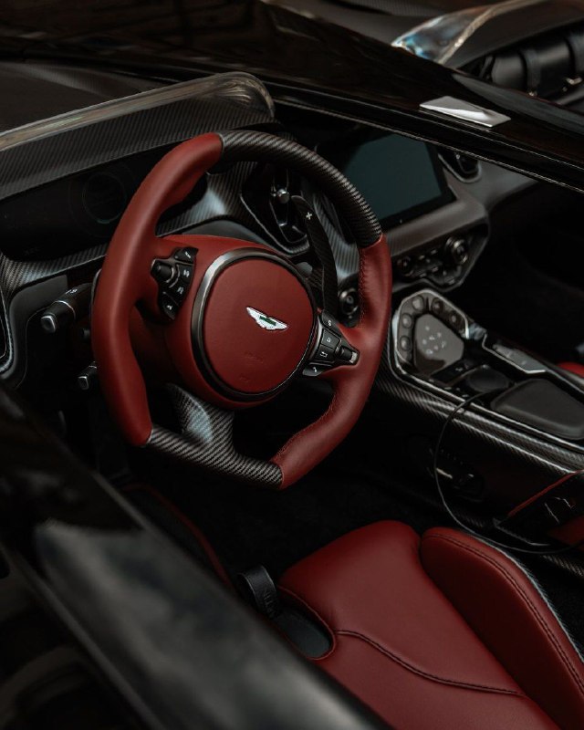 Aston Martin Speedster 5
