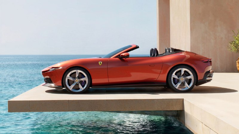 Ferrari показала открытую версию своей самой доступной модели — Amalfi Spider. Родстер получил мягку 4